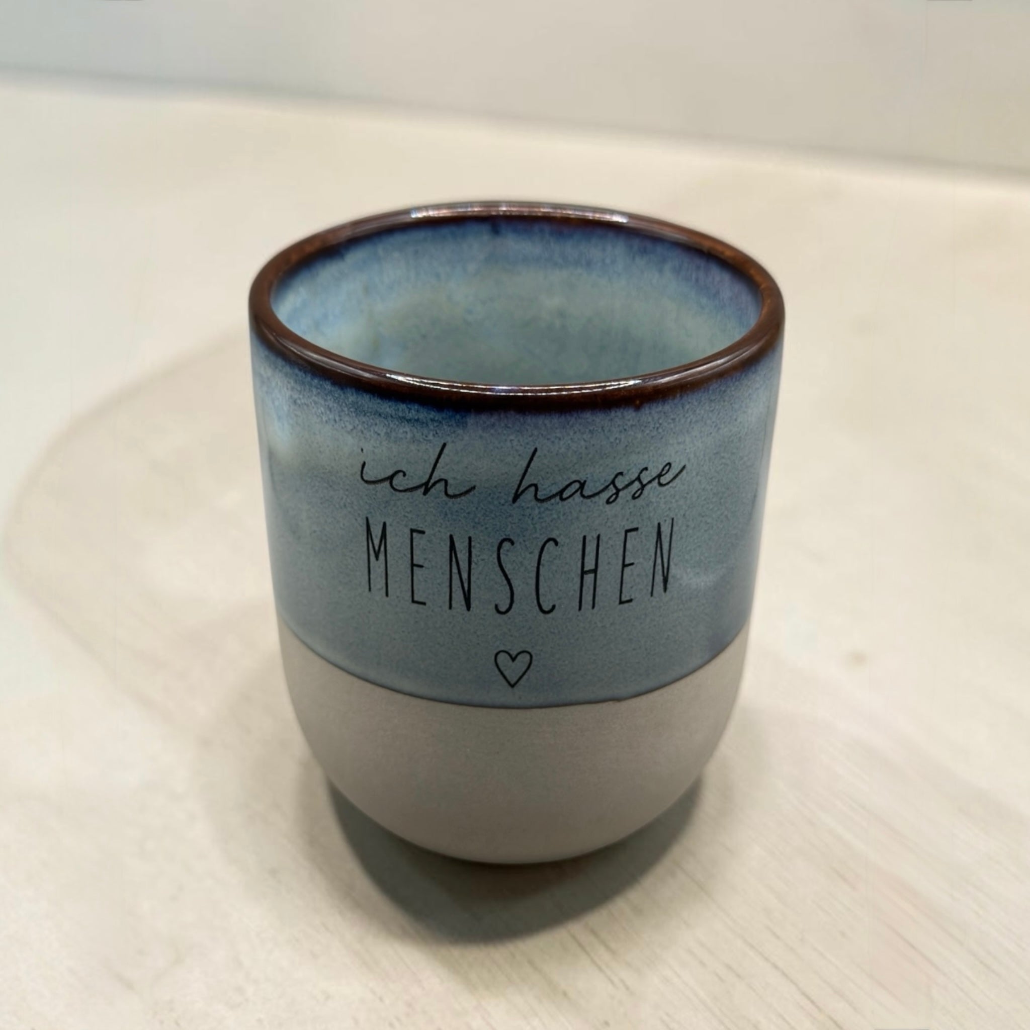Keramiktasse mit Spruch – Ich hasse Menschen – Lustige Tasse für Morgenmuffel