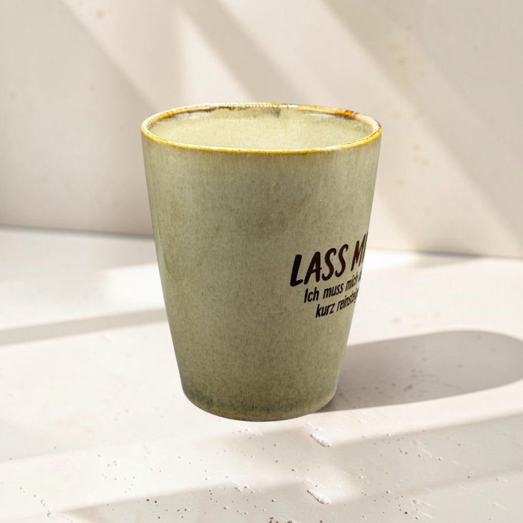 Lustige Tasse mit Gravur „LASS MICH!“ | 220 ml