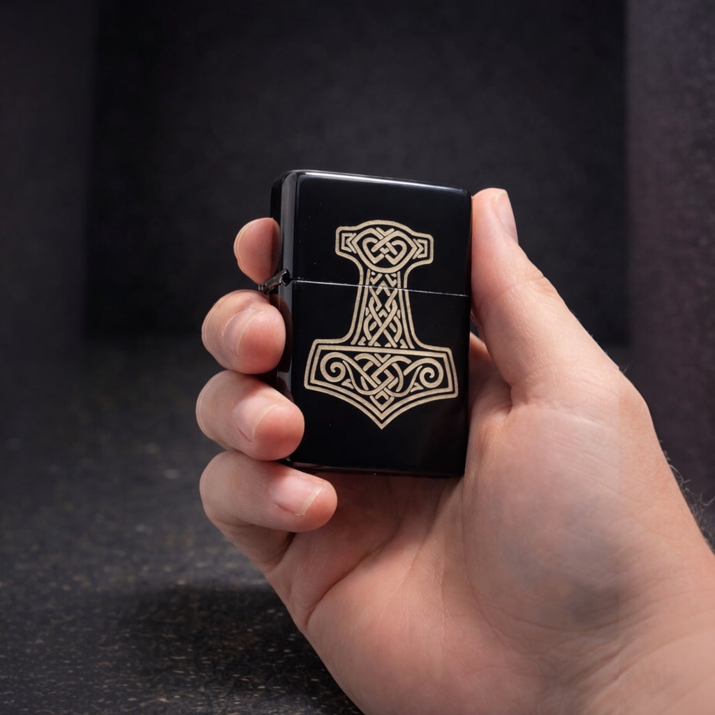 Wikinger Feuerzeug mit Gravur – Thors Hammer Mjölnir | Geschenk für Männer