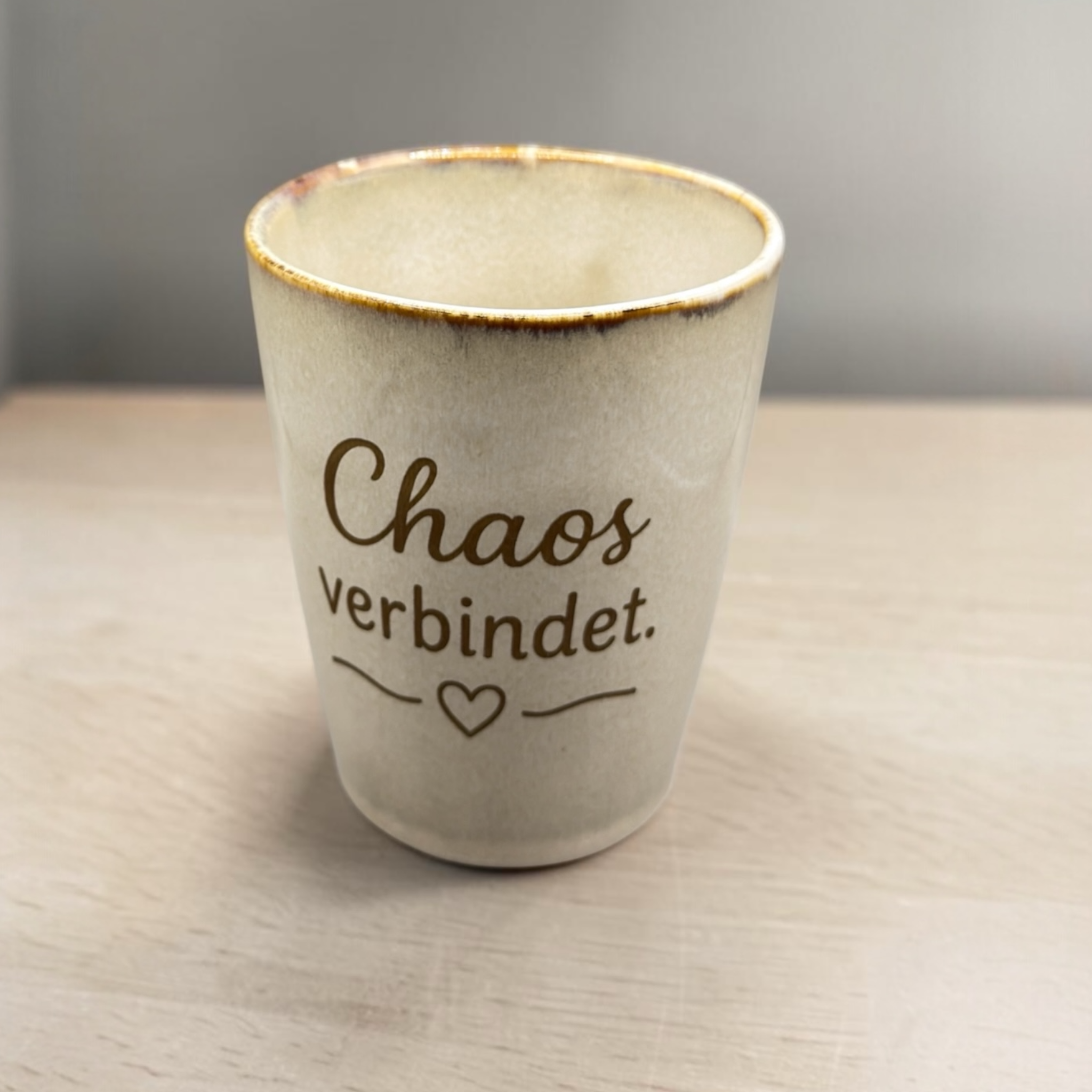 Tasse mit Gravur Freundschaft – Chaos verbindet | 220 ml | Geschenk für beste Freundin
