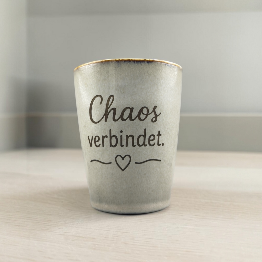 Tasse mit Gravur Freundschaft – Chaos verbindet | 220 ml | Geschenk für beste Freundin