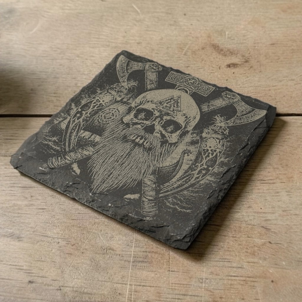 Wikinger Schiefertafel 10x10 cm mit Gravur – Naturschiefer Untersetzer mit Valknut & Nordischer Symbolik