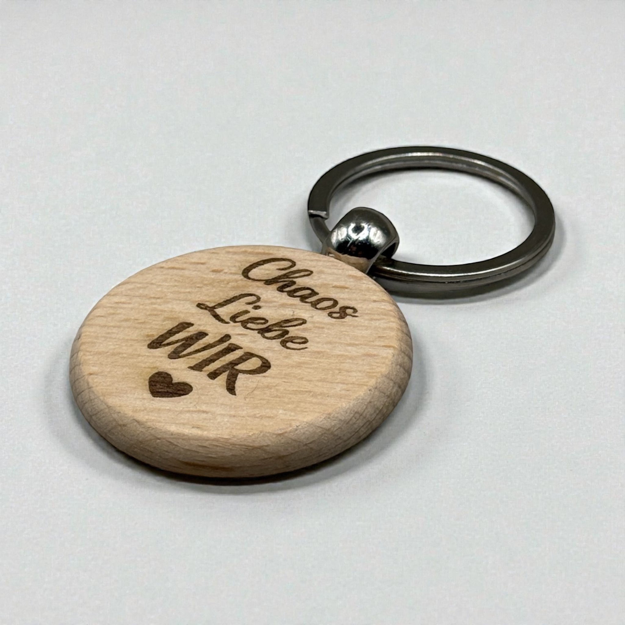 Schlüsselanhänger aus Holz mit Spruch – Liebesgeschenk für Paare mit Humor