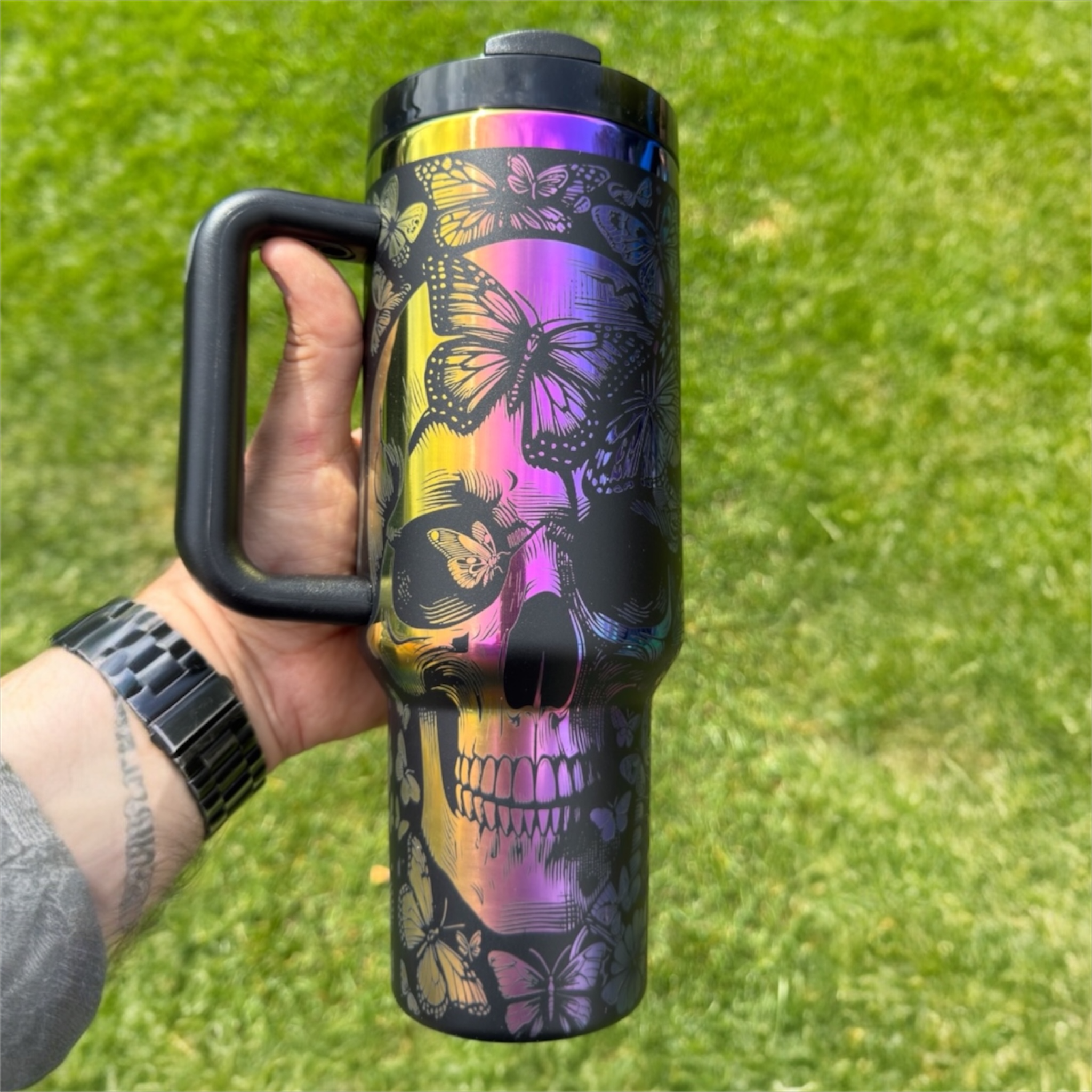 Skull Tumbler Edelstahl Multicolor – 1,2 L | Skull & Butterfly Regenbogen-Design