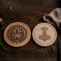 Schneidebrett aus Holz mit Gravur – Wikinger Design Thors Hammer & Wolf