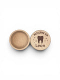 Milchzahndose aus Holz personalisiert – mit Name & Motiv graviert