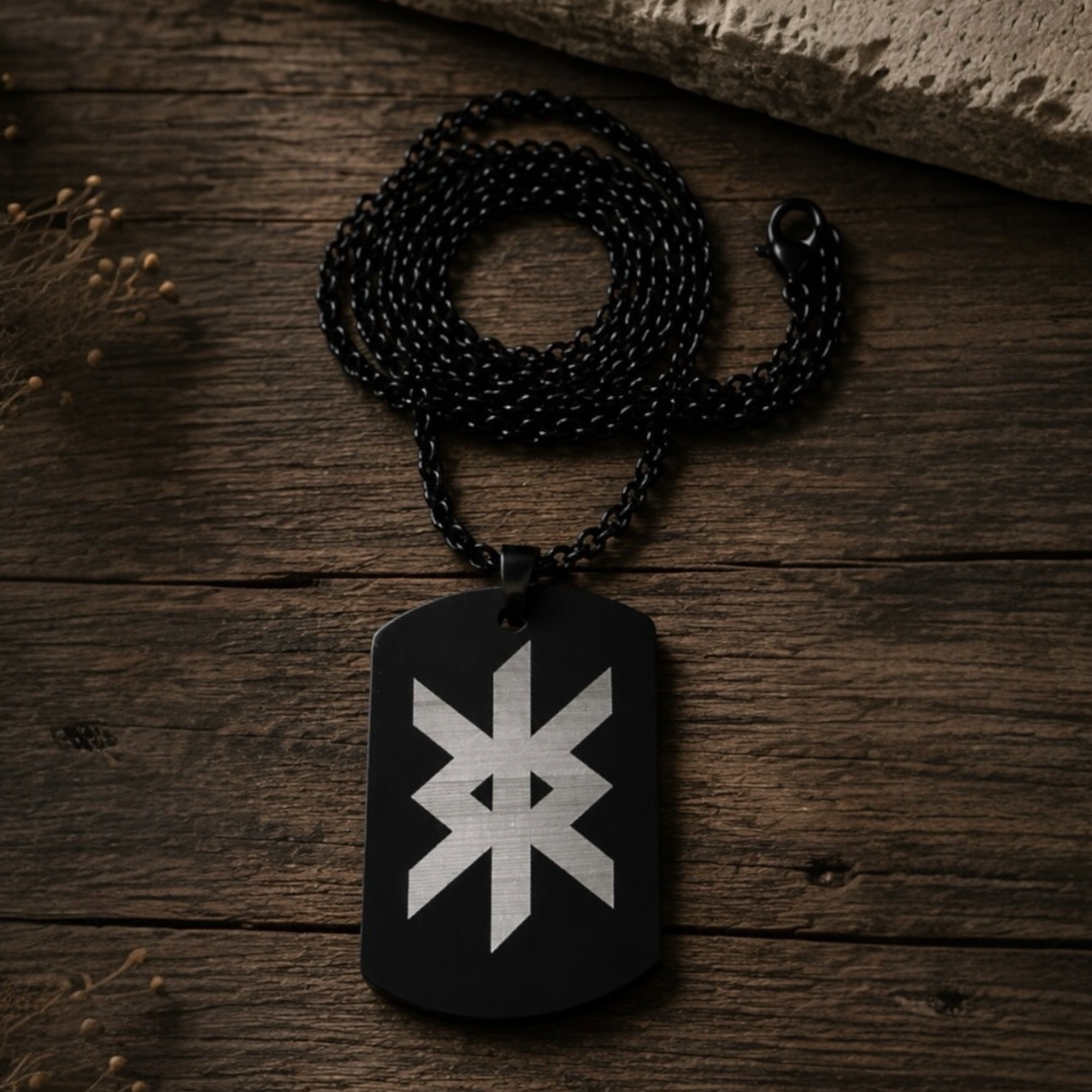 Runen Anhänger mit Kette – Nordischer Schmuck für Männer