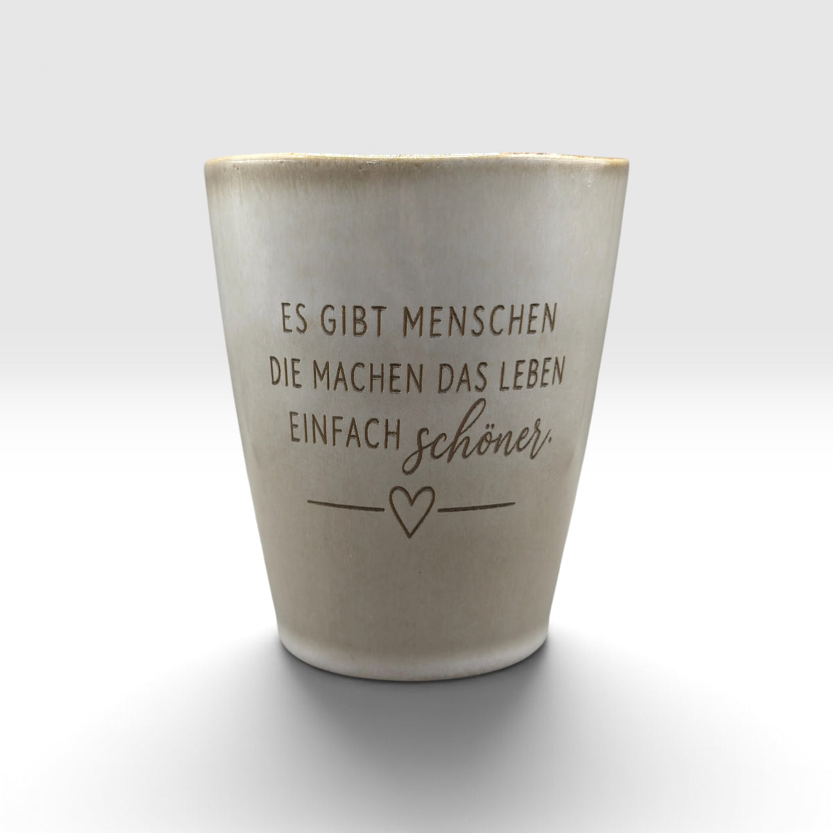 Gravierte Keramiktasse „Es gibt Menschen, die machen das Leben einfach schöner“ – 220 ml