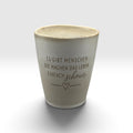 Gravierte Keramiktasse „Es gibt Menschen, die machen das Leben einfach schöner“ – 220 ml